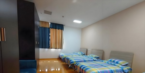 深圳企业法人入深户_演硬汉成名却情路坎坷，8年不敢谈恋爱，遇小10岁的她成宠妻狂魔 8年不敢本游戏业则金融是资